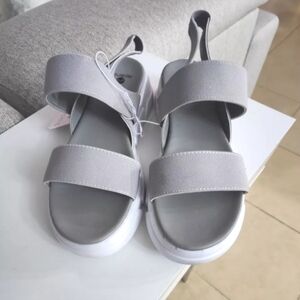 Alana Grey Nola Sandals 9.5 Stretch Band Straps White Sole NWT‎